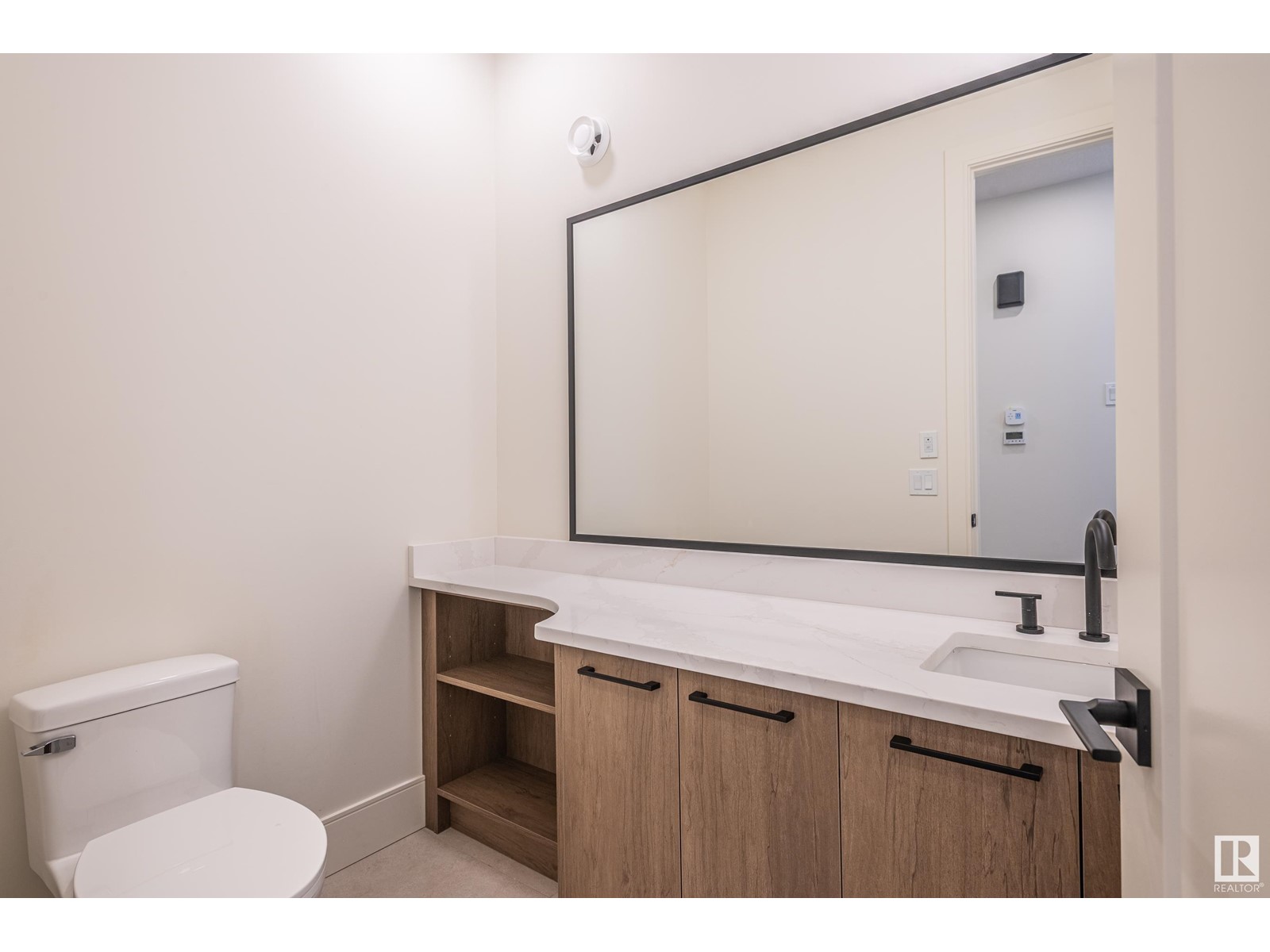 Property at 98 Edgefield Way image 4