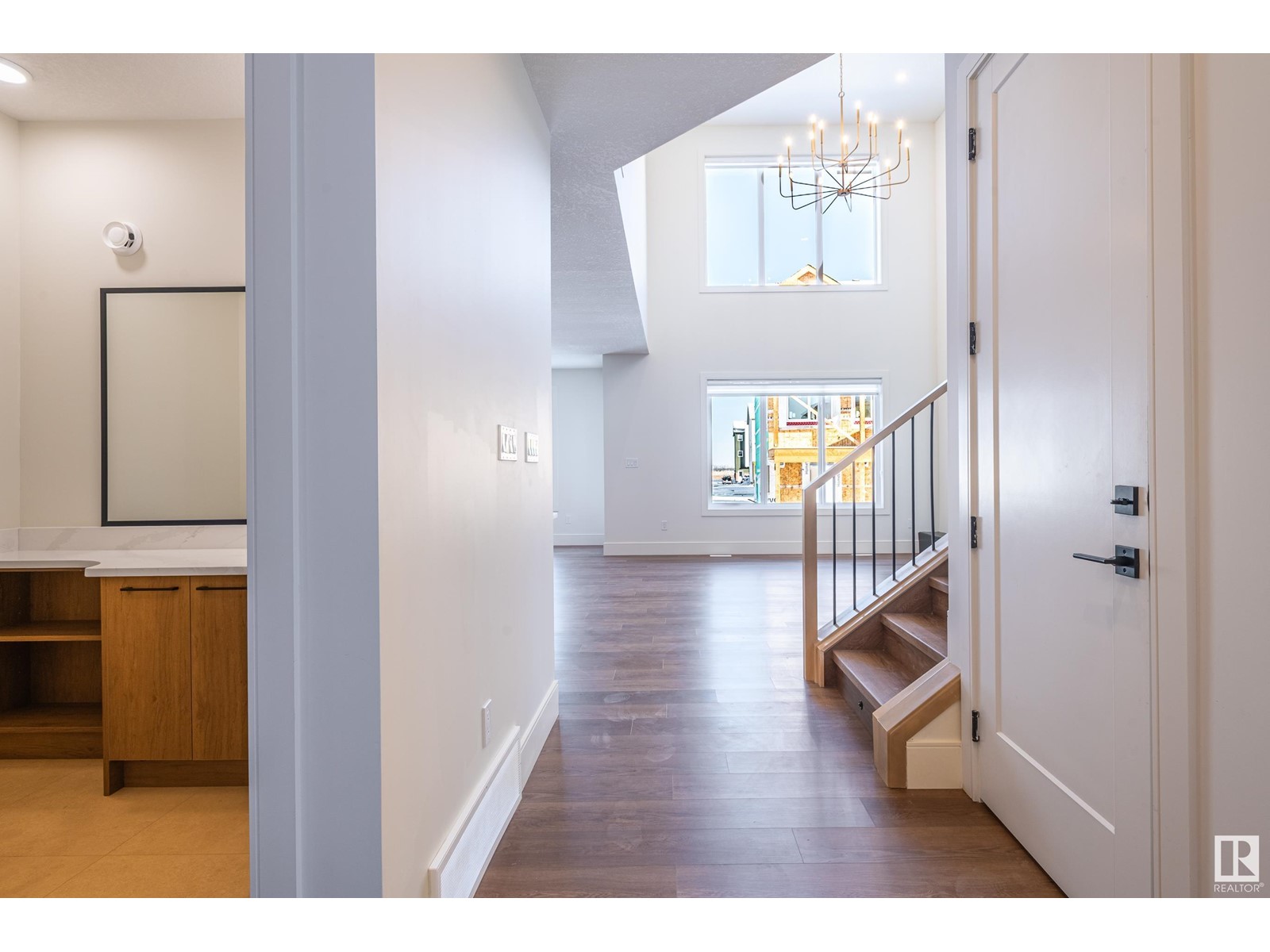 Property at 98 Edgefield Way image 3