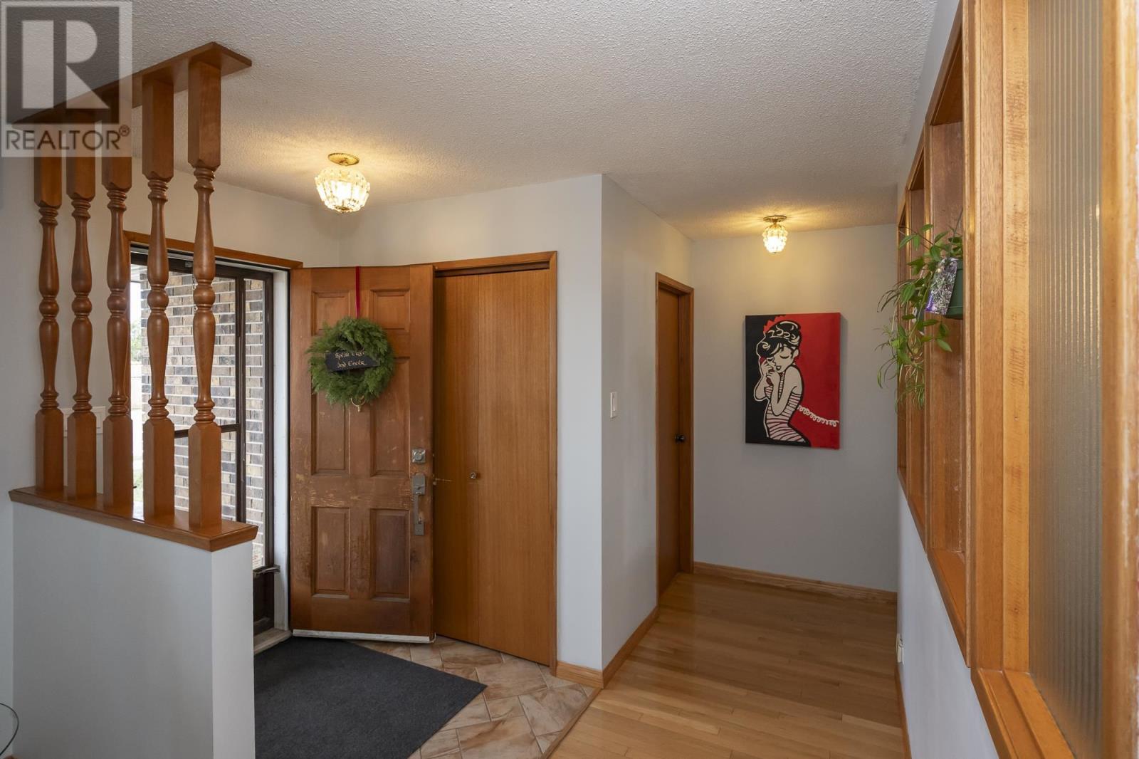 Property at 234 Trinity CRES image 2