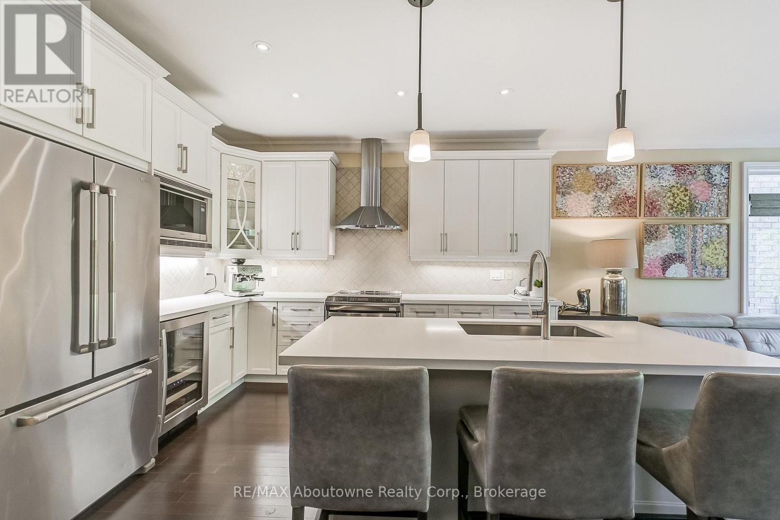 3109 Watercliffe Court, Oakville, Ontario  L6M 0K7 - Photo 10 - W12194532