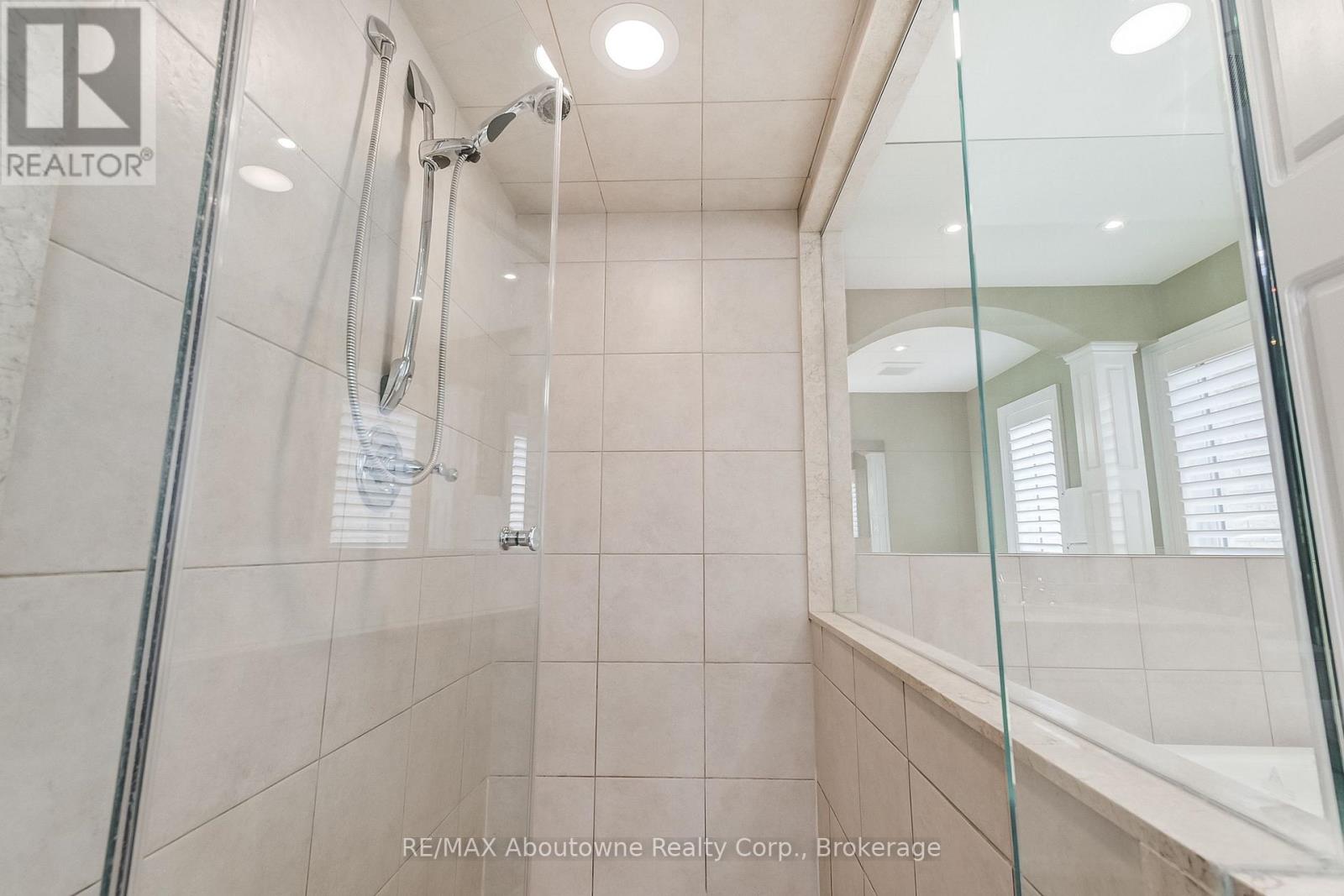 3109 Watercliffe Court, Oakville, Ontario  L6M 0K7 - Photo 25 - W12194532