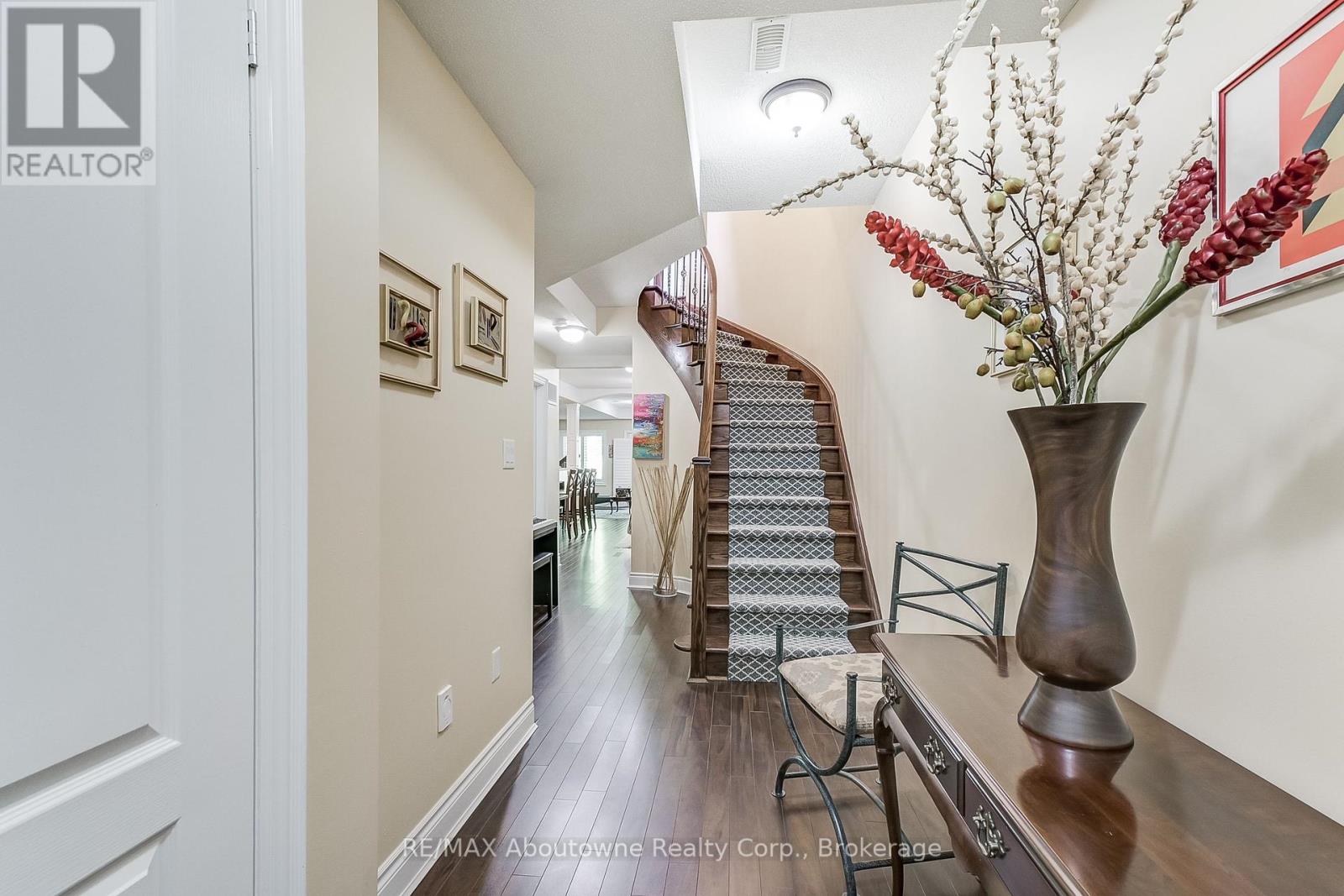 3109 Watercliffe Court, Oakville, Ontario  L6M 0K7 - Photo 26 - W12194532