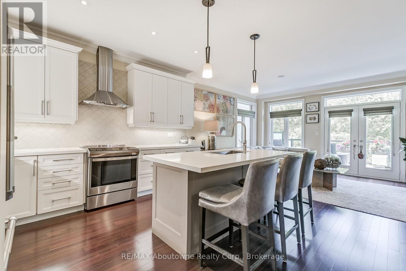 3109 Watercliffe Court, Oakville, Ontario  L6M 0K7 - Photo 9 - W12194532