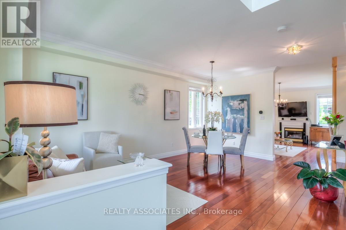 67 Chasser Drive, Markham, Ontario  L6E 1S6 - Photo 4 - N12103972