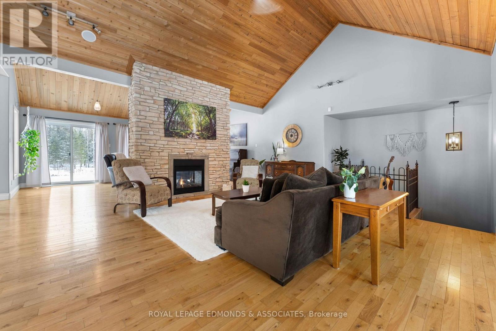 50 Blue Danube Way, Laurentian Valley, Ontario  K8A 6W2 - Photo 6 - X12194527