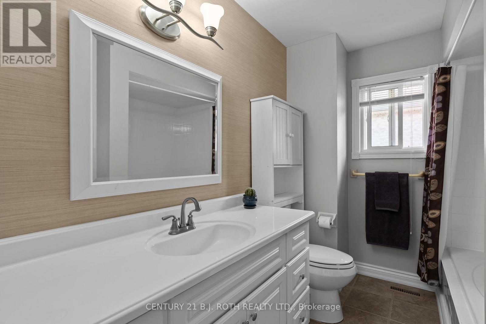 18 Irwin Drive, Barrie, Ontario  L4N 7A6 - Photo 22 - S12162361