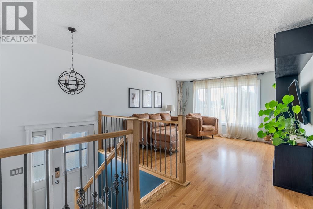 Property at 122 Woodland Drive image 3