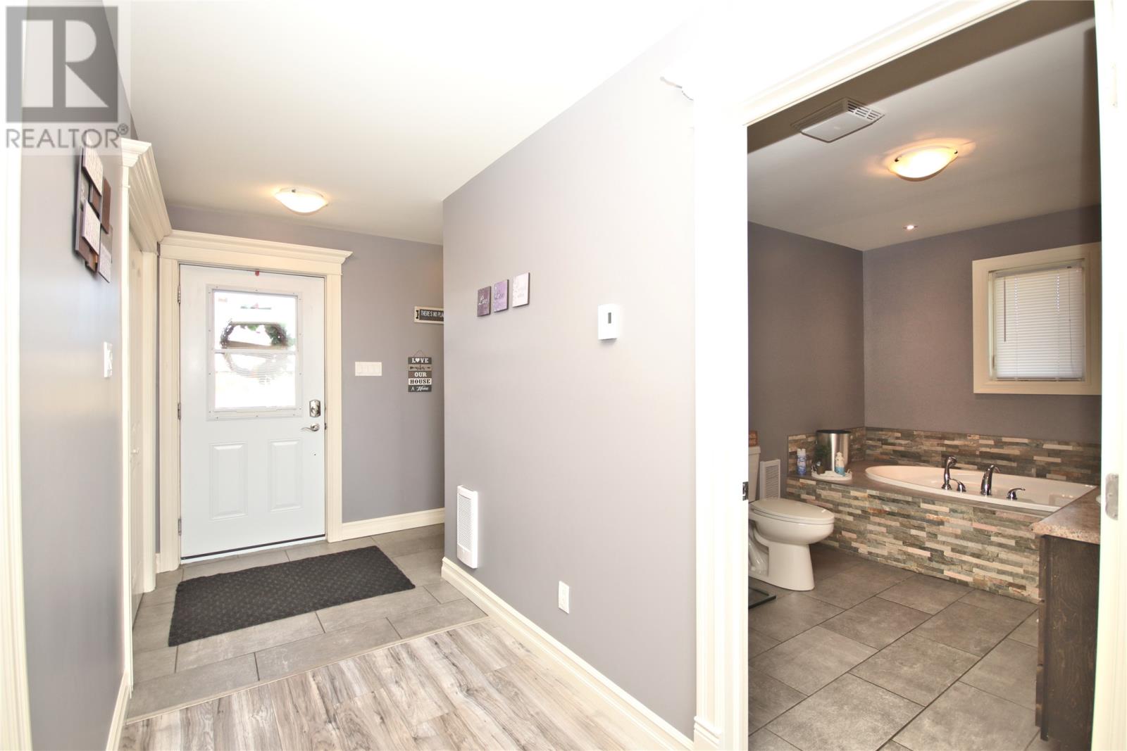 17-19 Tilts Hill Place, Bay Roberts, Newfoundland & Labrador  A0A 1G0 - Photo 6 - 1285974