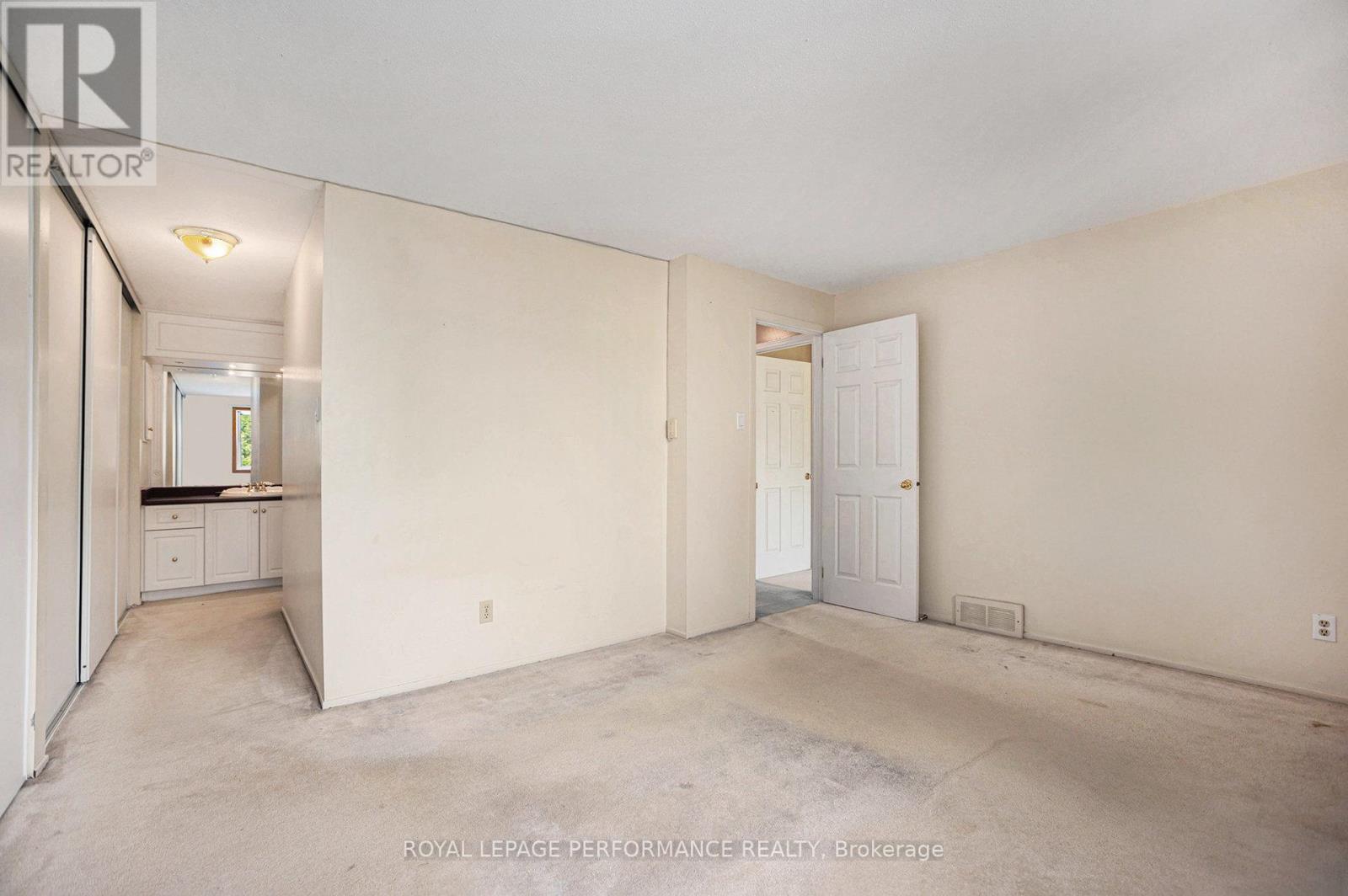 3 Four Seasons Drive, Ottawa, Ontario  K2E 7P7 - Photo 18 - X12194492