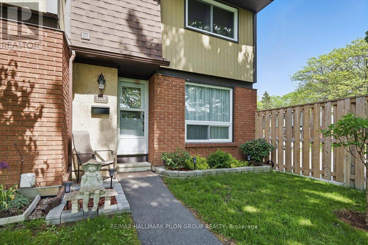 1358 Bakker Court, Ottawa, Ontario  K1C 2K4 - Photo 2 - X12194553