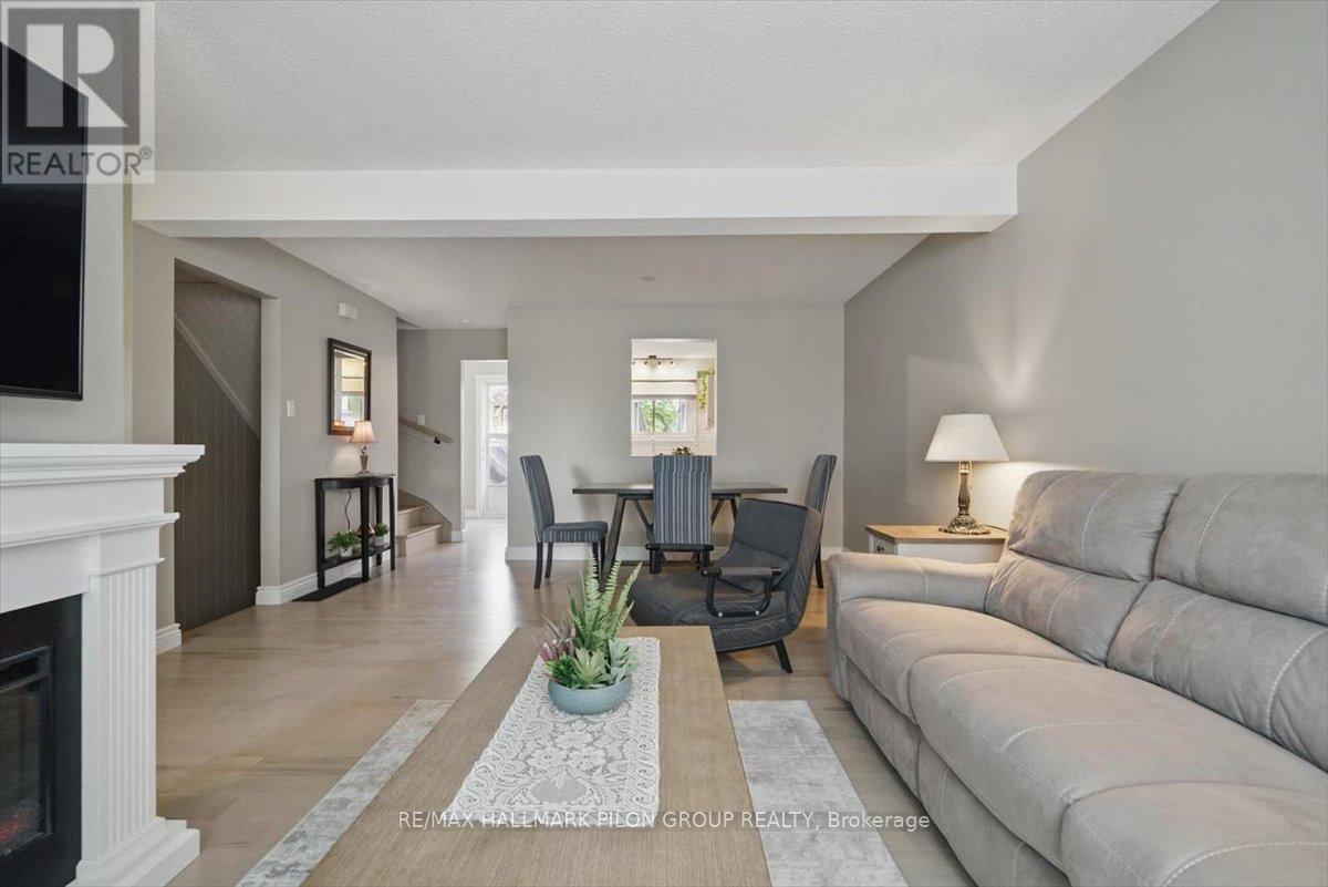 1358 Bakker Court, Ottawa, Ontario  K1C 2K4 - Photo 5 - X12194553