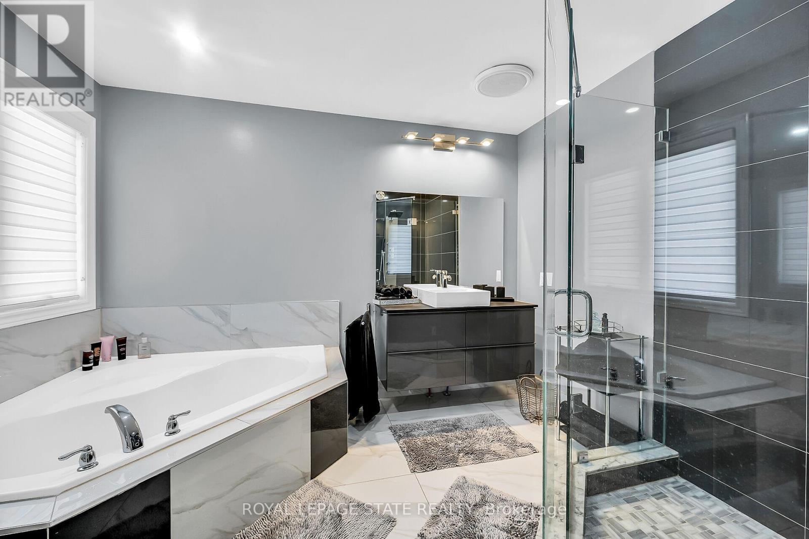 137 Diiorio Circle, Hamilton, Ontario  L9K 1T3 - Photo 16 - X12162265