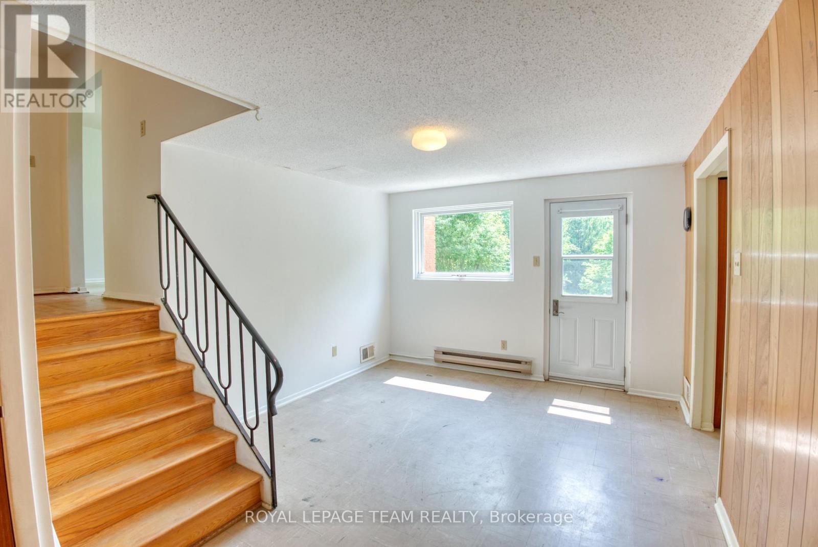 19 Dayton Crescent, Ottawa, Ontario  K2H 7N8 - Photo 26 - X12194415