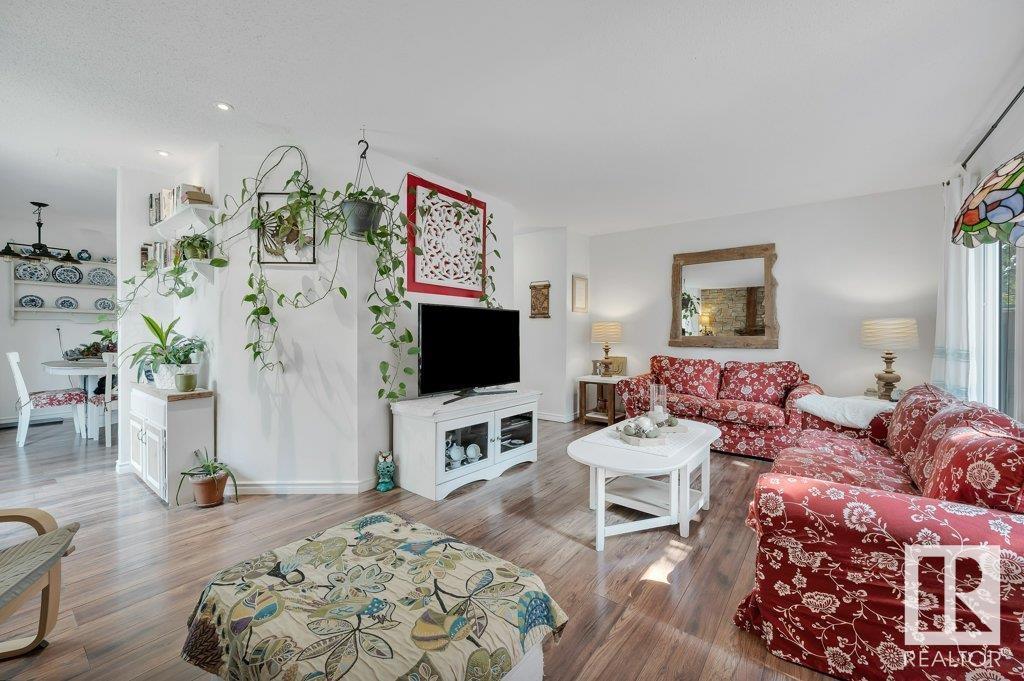 7051 32 Av Nw, Edmonton, Alberta  T6K 2K9 - Photo 12 - E4440217