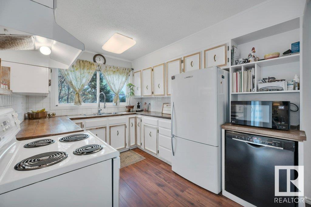 7051 32 Av Nw, Edmonton, Alberta  T6K 2K9 - Photo 15 - E4440217