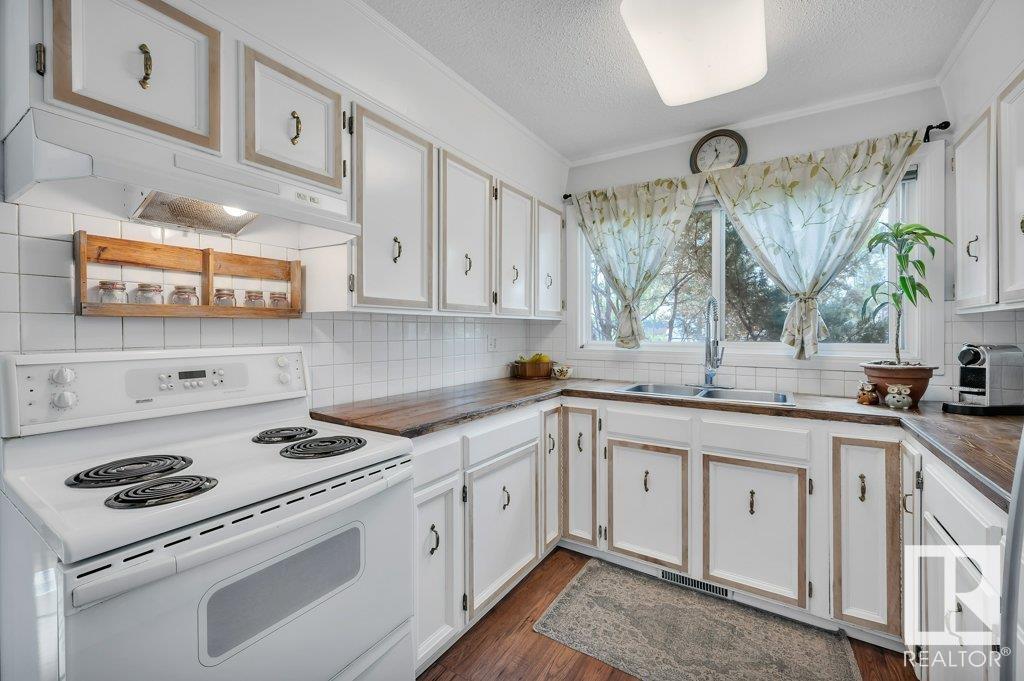 7051 32 Av Nw, Edmonton, Alberta  T6K 2K9 - Photo 17 - E4440217