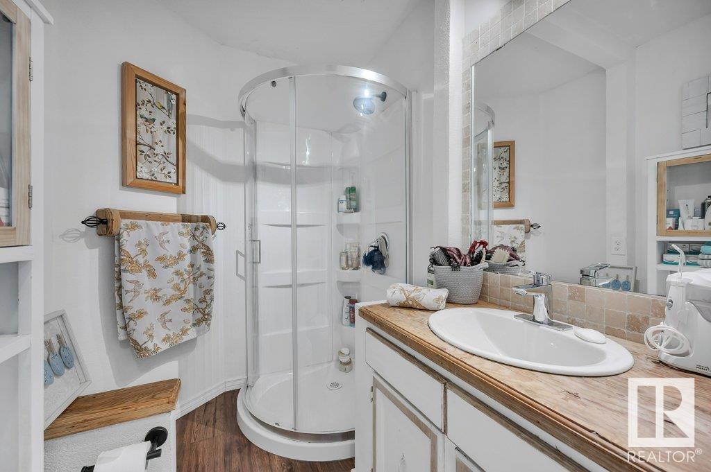 7051 32 Av Nw, Edmonton, Alberta  T6K 2K9 - Photo 20 - E4440217