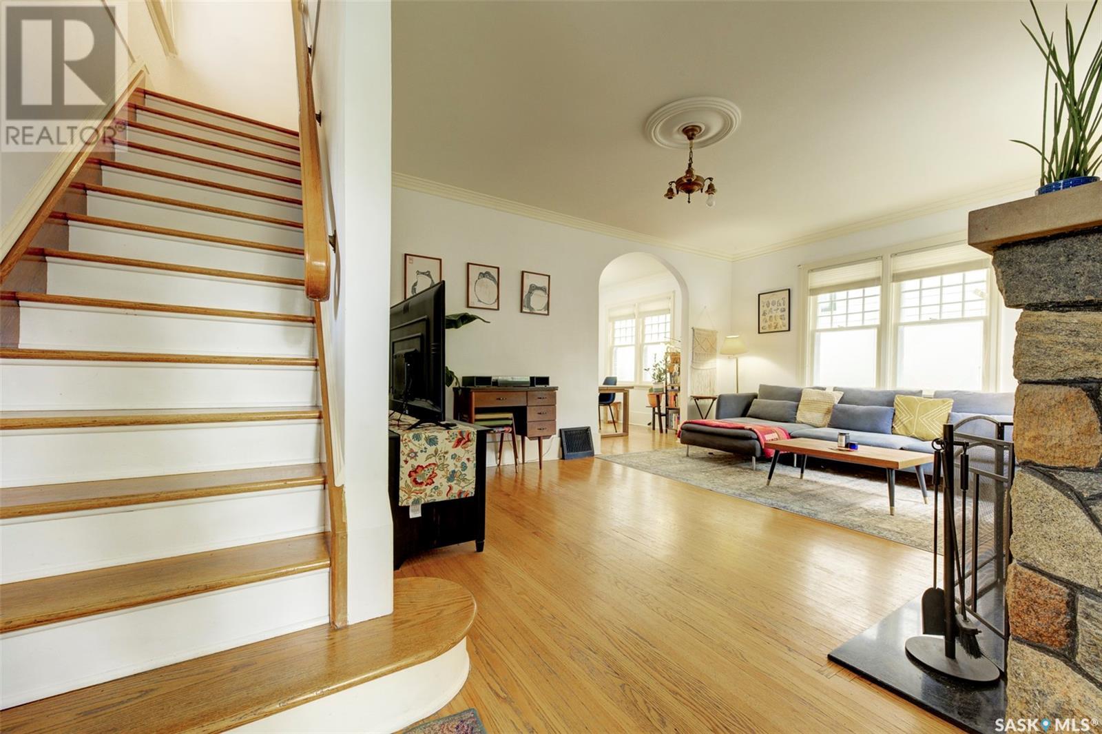 Property at 305 Main STREET image 4