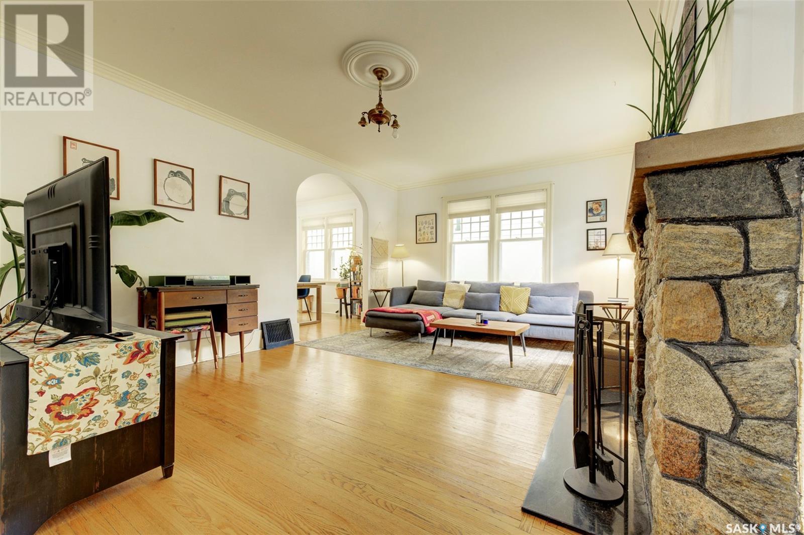 Property at 305 Main STREET image 5