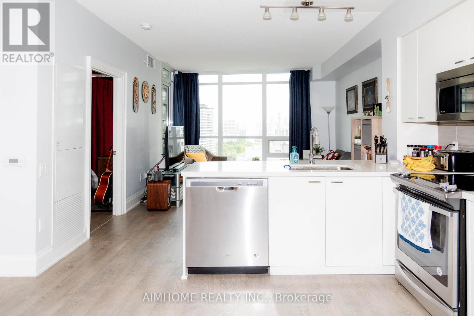 2101 - 30 Roehampton Avenue, Toronto, Ontario  M4P 0B9 - Photo 6 - C12194462