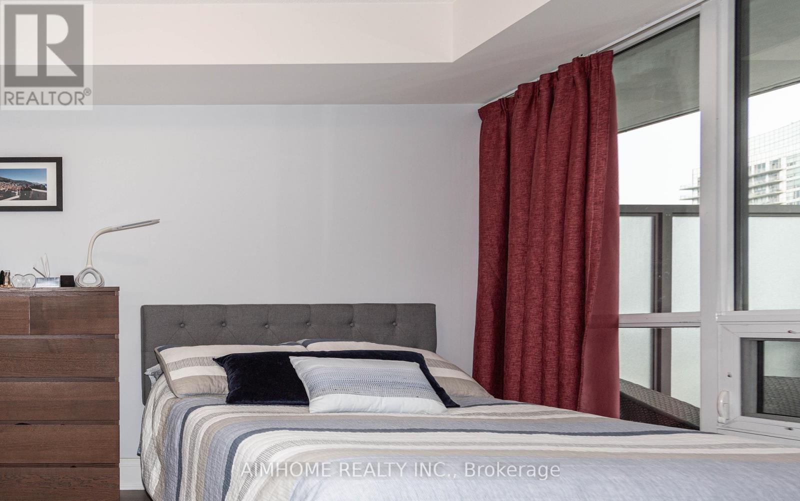 2101 - 30 Roehampton Avenue, Toronto, Ontario  M4P 0B9 - Photo 8 - C12194462