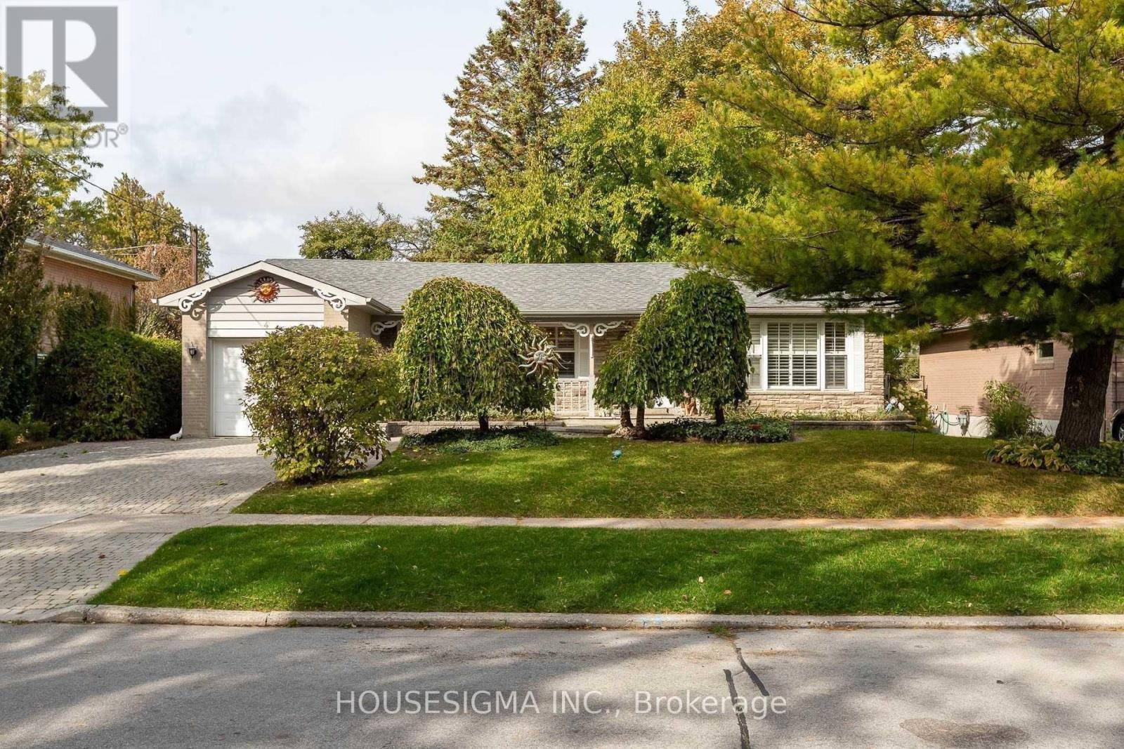 Lower - 4 Park Glen Drive, Toronto, Ontario  M3B 1K3 - Photo 1 - C12194509