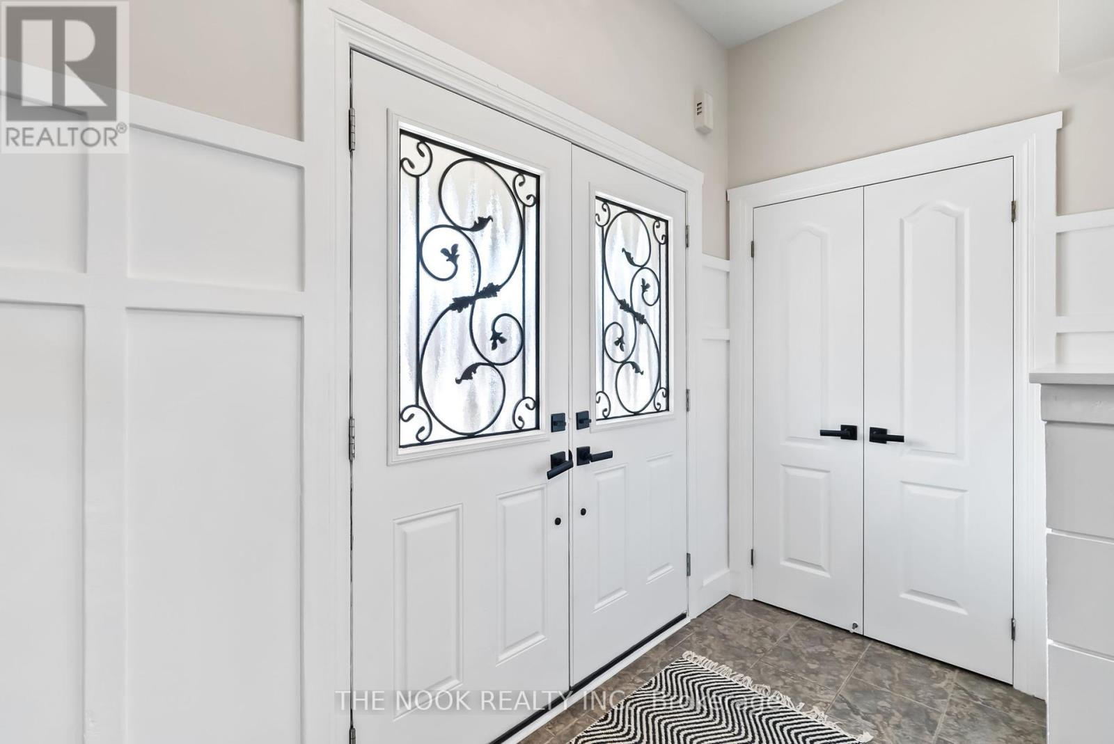 586 Fairglen Avenue, Oshawa, Ontario  L1J 0A3 - Photo 4 - E12194672