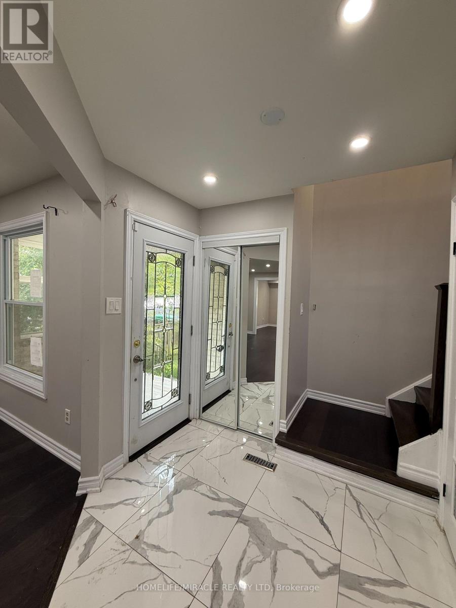 1620 Mcbrady Crescent, Pickering, Ontario  L1X 2B6 - Photo 5 - E12194498