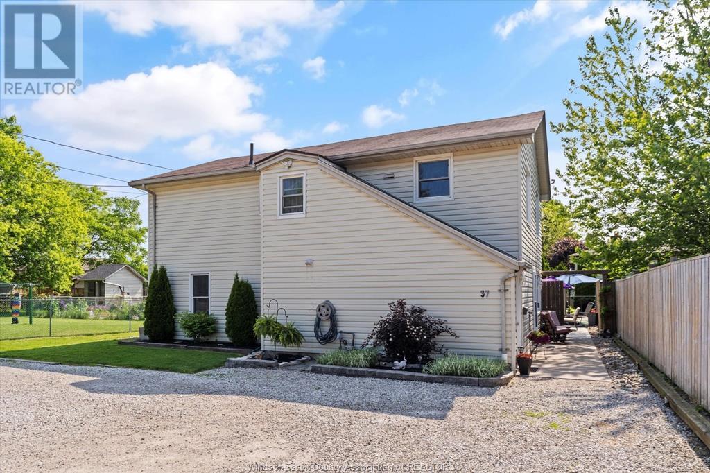 37 Fryer Street, Amherstburg, Ontario  N9V 2L5 - Photo 2 - 25013996