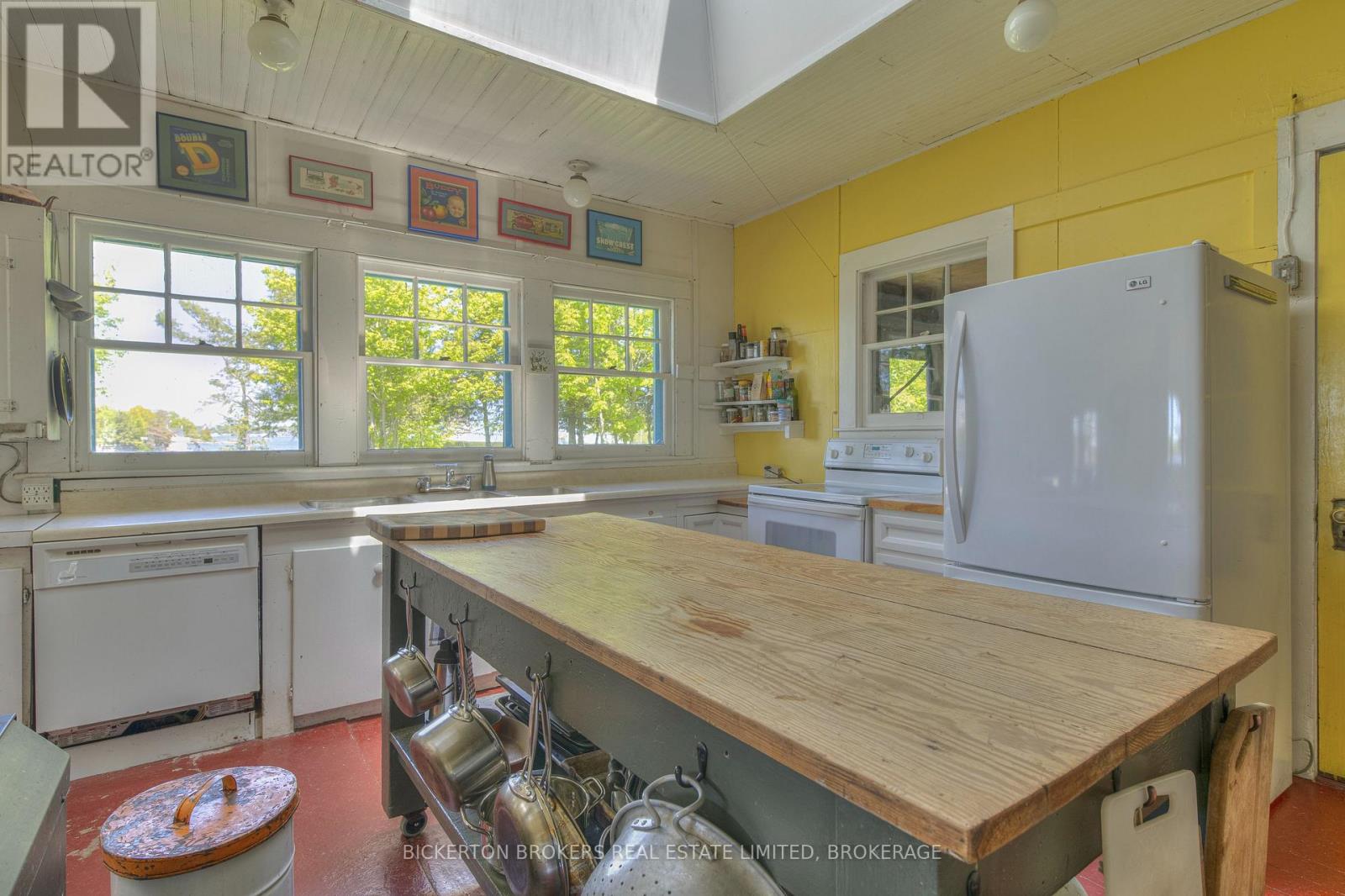 16 Hay Island, Leeds And The Thousand Islands, Ontario  K0E 1L0 - Photo 15 - X12194638