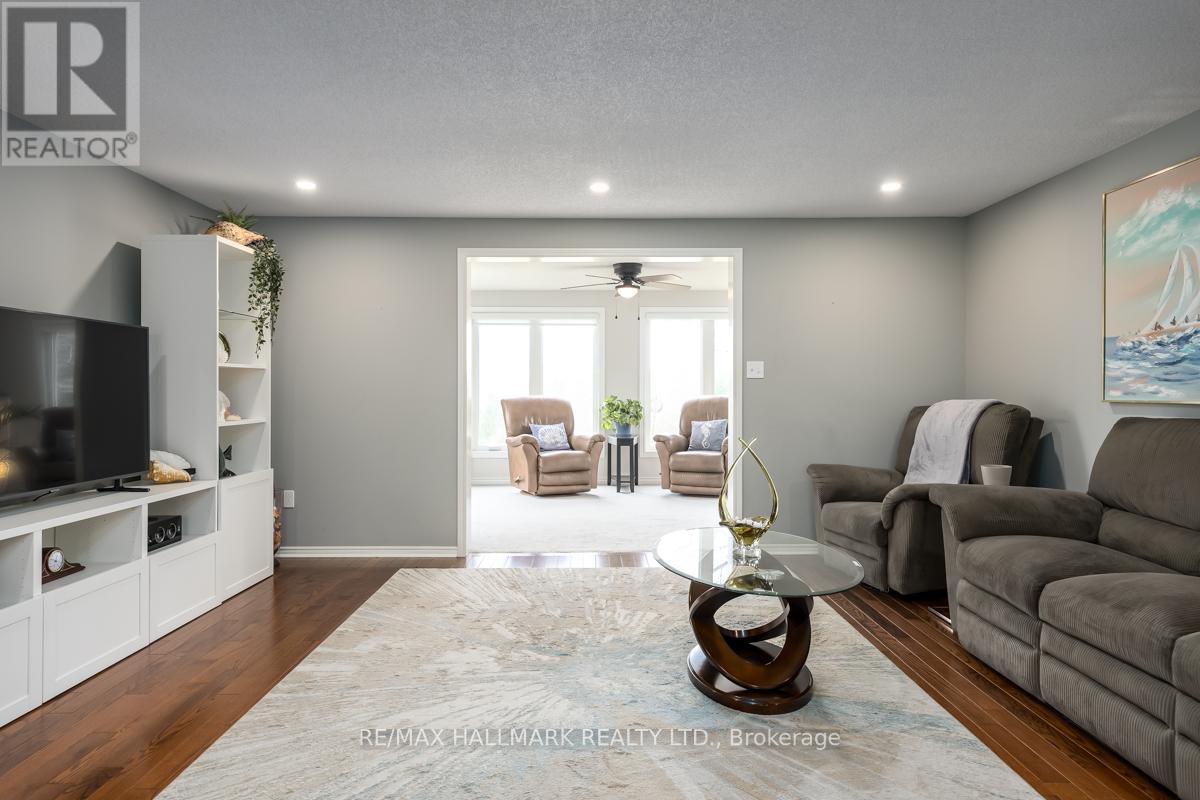 81 Tecumseth Pines Drive, New Tecumseth, Ontario  L0G 1W0 - Photo 12 - N12194522