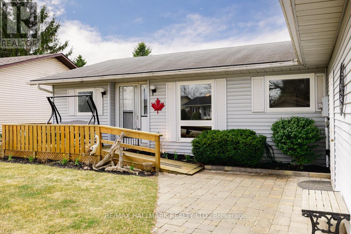 81 Tecumseth Pines Drive, New Tecumseth, Ontario  L0G 1W0 - Photo 4 - N12194522