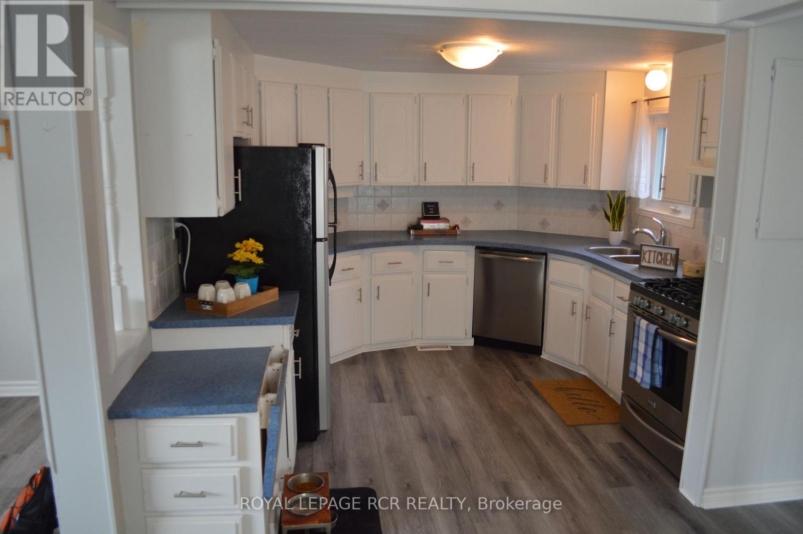 4 Linden Lane, Innisfil, Ontario  L9S 1P4 - Photo 23 - N12194531