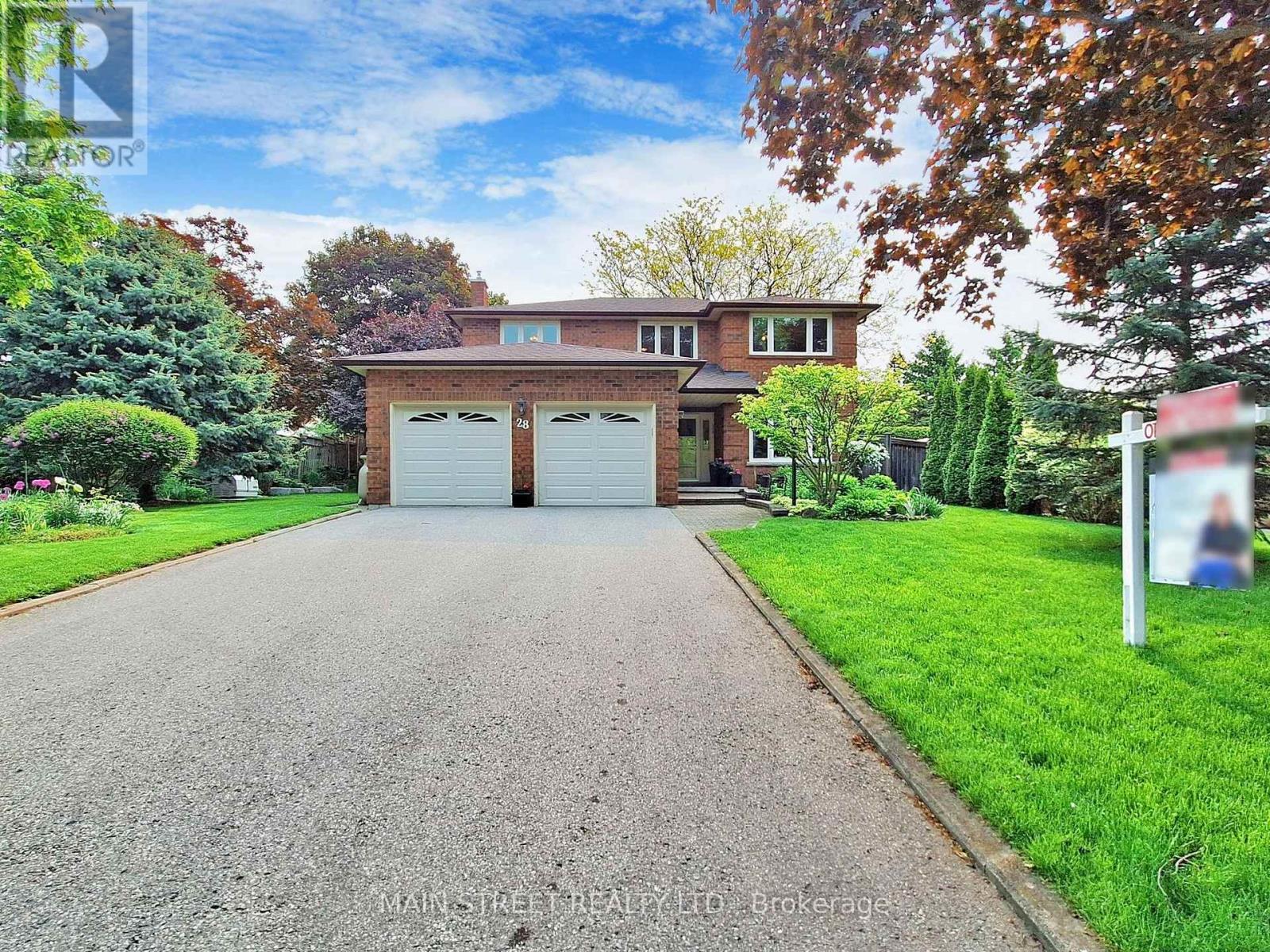 28 MUNRO CRESCENT, Uxbridge, Ontario