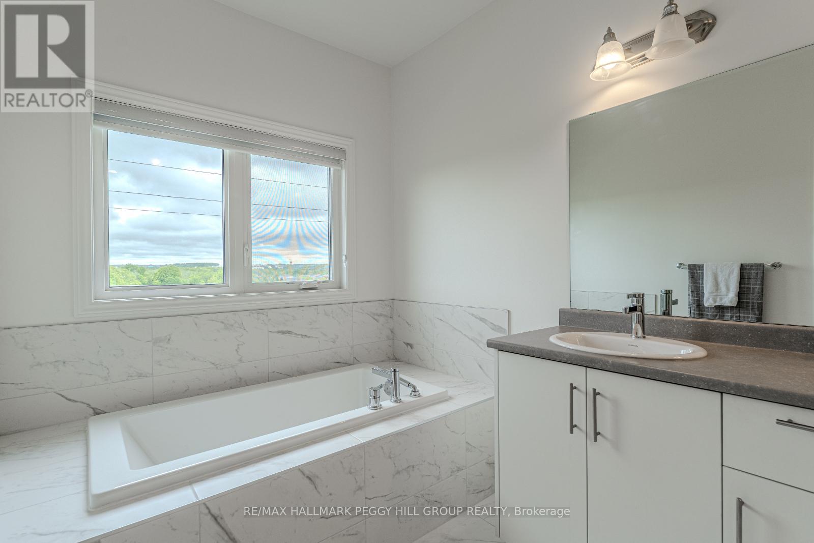 258 Madelaine Drive, Barrie, Ontario  L9J 0P4 - Photo 14 - S12194466