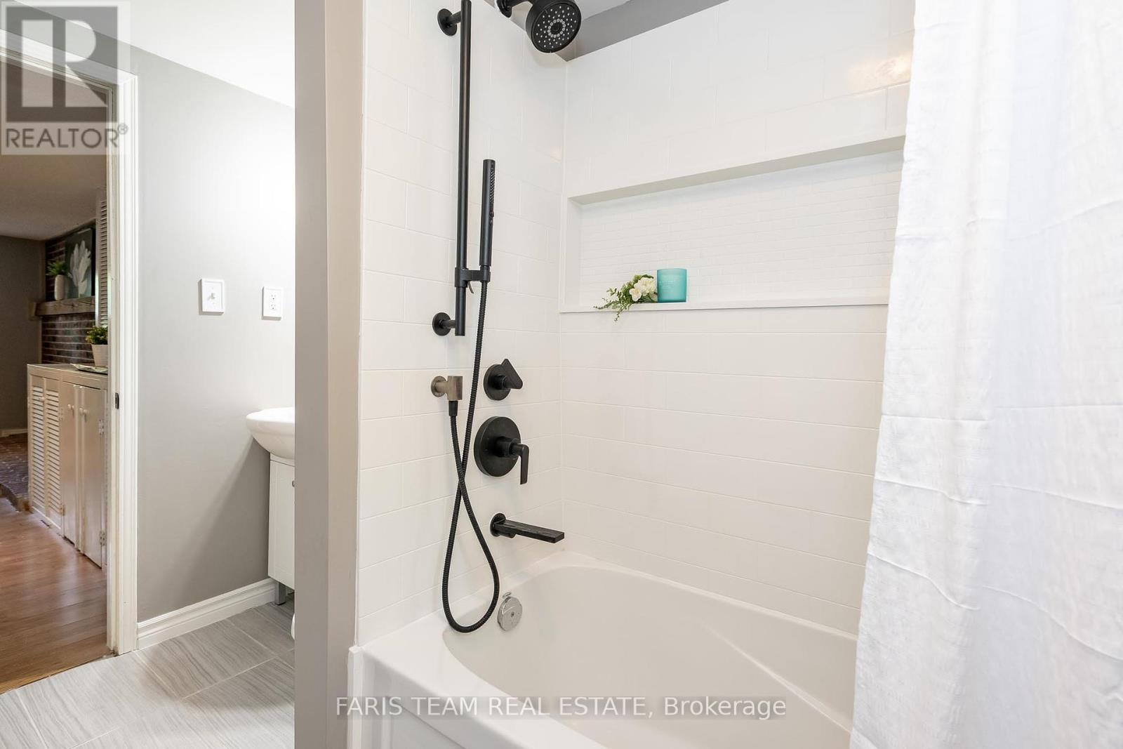 46 Briar Road, Barrie, Ontario  L4N 3M4 - Photo 21 - S12194491