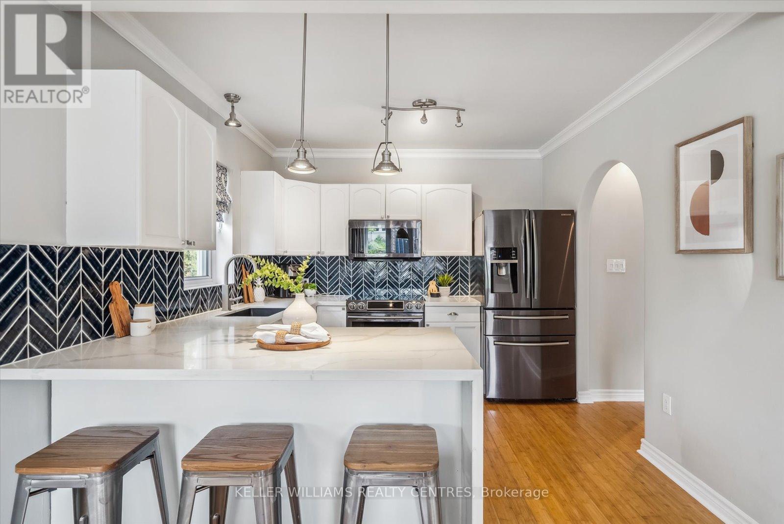 13 Villa Road, Toronto (Long Branch), Ontario  M8W 1M4 - Photo 9 - W12194558