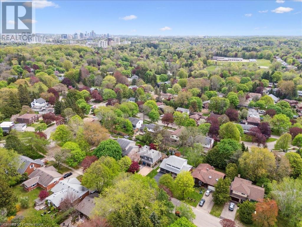 Property at 312 CRAIGLEITH Drive image 5