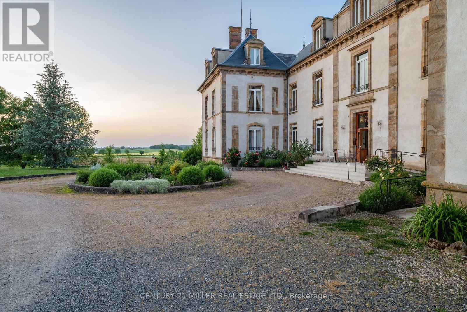 58720 Beaumont-Sardolles, France, Ontario    - Photo 38 - X12194548