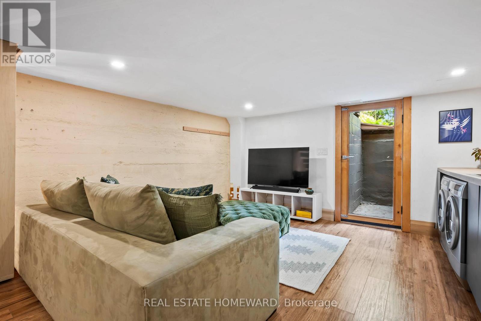 277 Waverley Road, Toronto, Ontario  M4L 3T5 - Photo 37 - E12193189