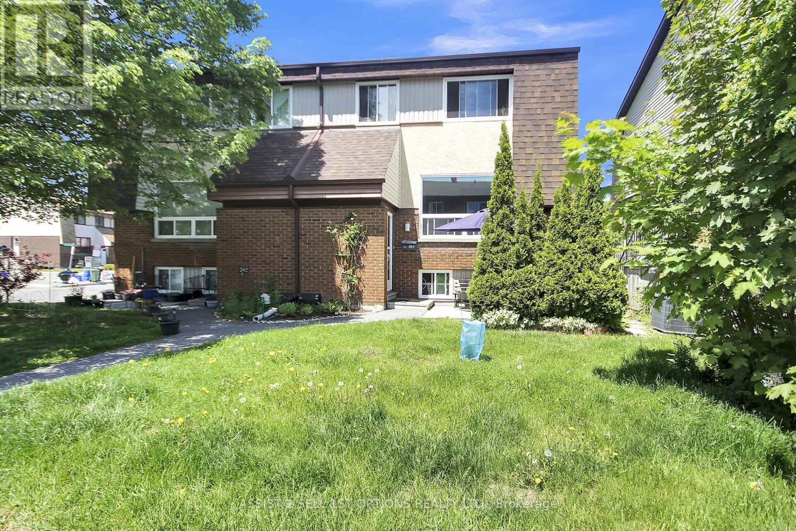 Property at B - 32 WOODVALE GN CRESCENT image 1