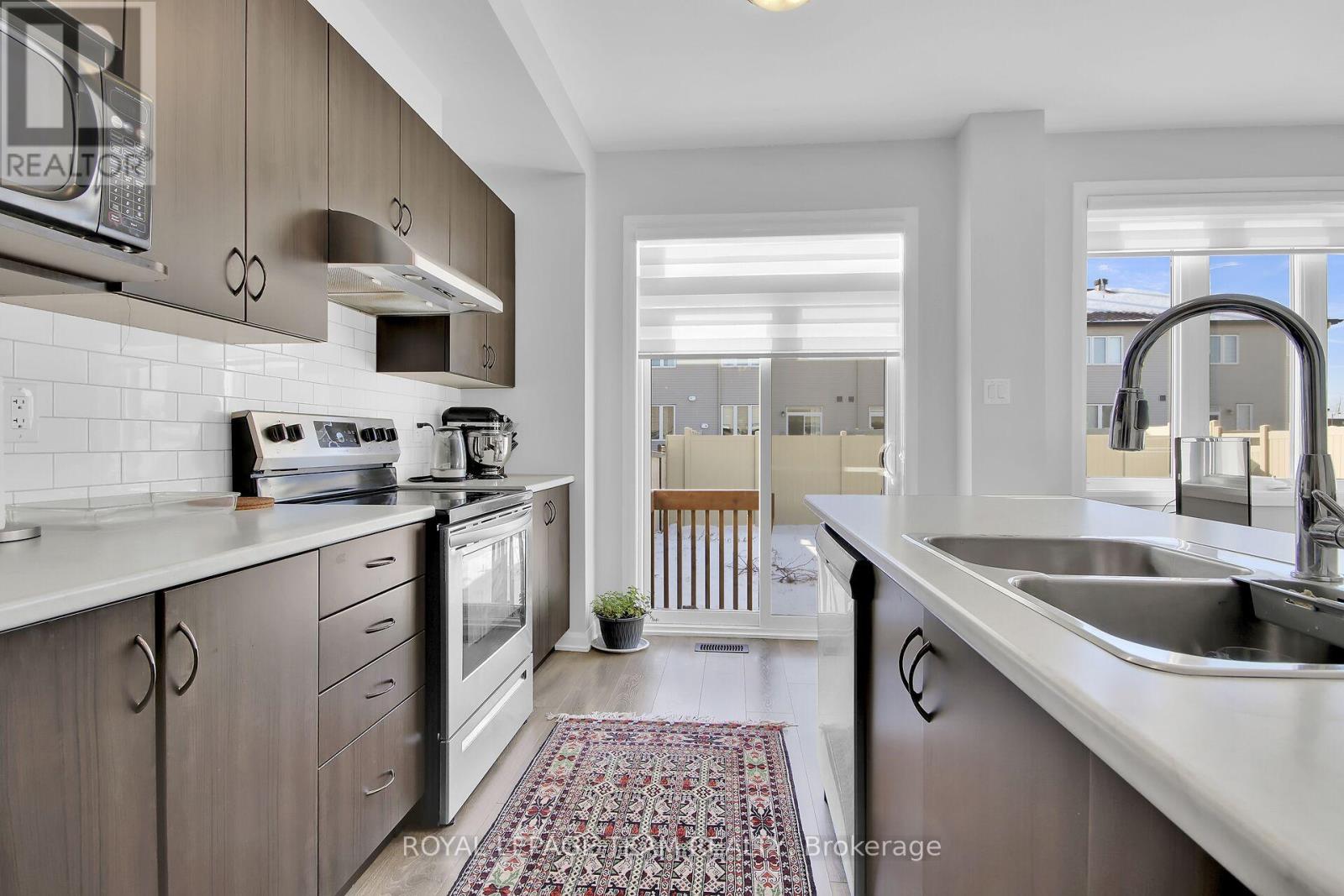 41 Finglas Court, Ottawa, Ontario  K2J 6Y6 - Photo 5 - X12194658