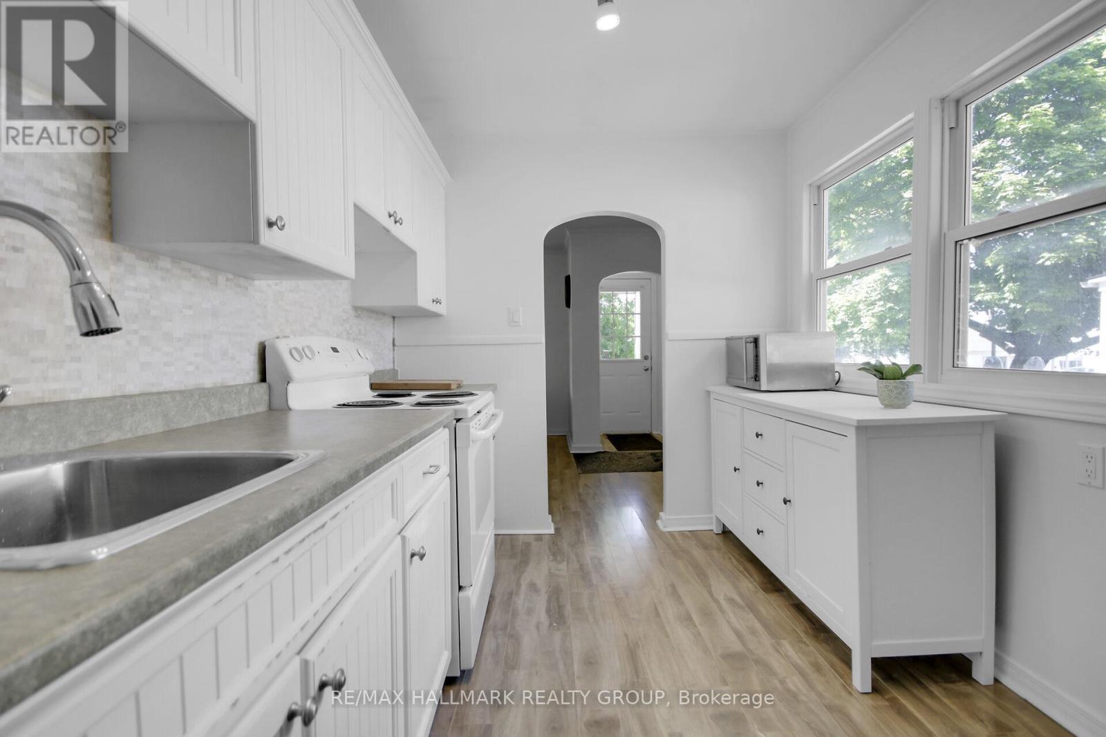 39 Beech Street, Smiths Falls, Ontario  K7A 3V7 - Photo 9 - X12194660