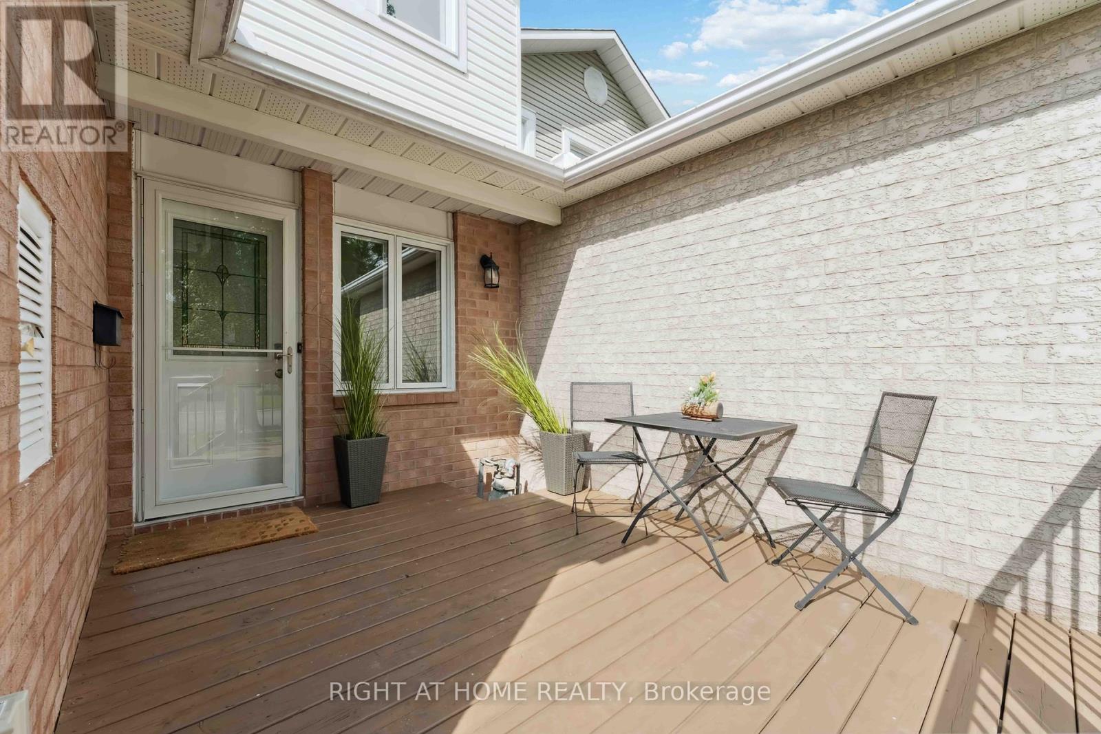 53 Kimbolton Crescent, Ottawa, Ontario  K2K 2S4 - Photo 2 - X12194667