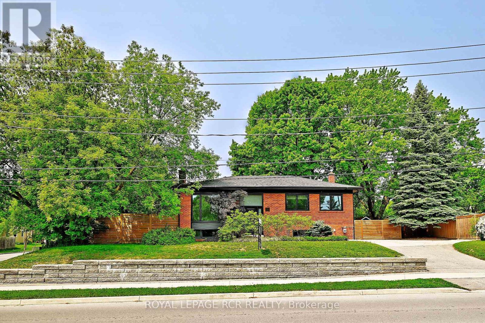 93 QUEEN STREET, Newmarket, Ontario