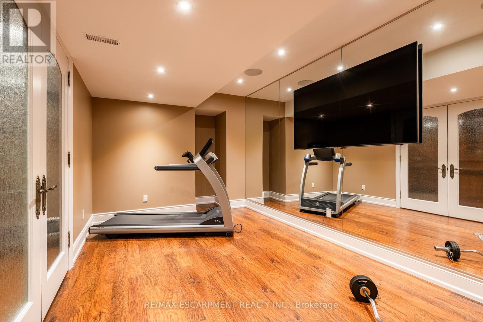 2594 Bluffs Way, Burlington, Ontario  L7M 0T8 - Photo 33 - W12026771