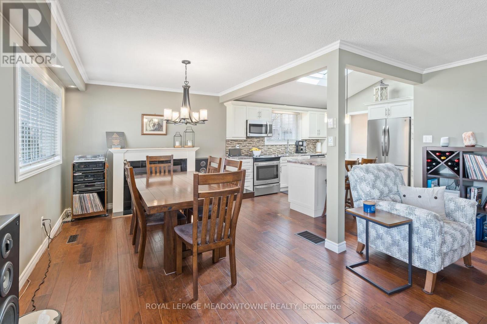 32 Joycelyn Crescent, Halton Hills, Ontario  L7G 2S4 - Photo 8 - W12085820