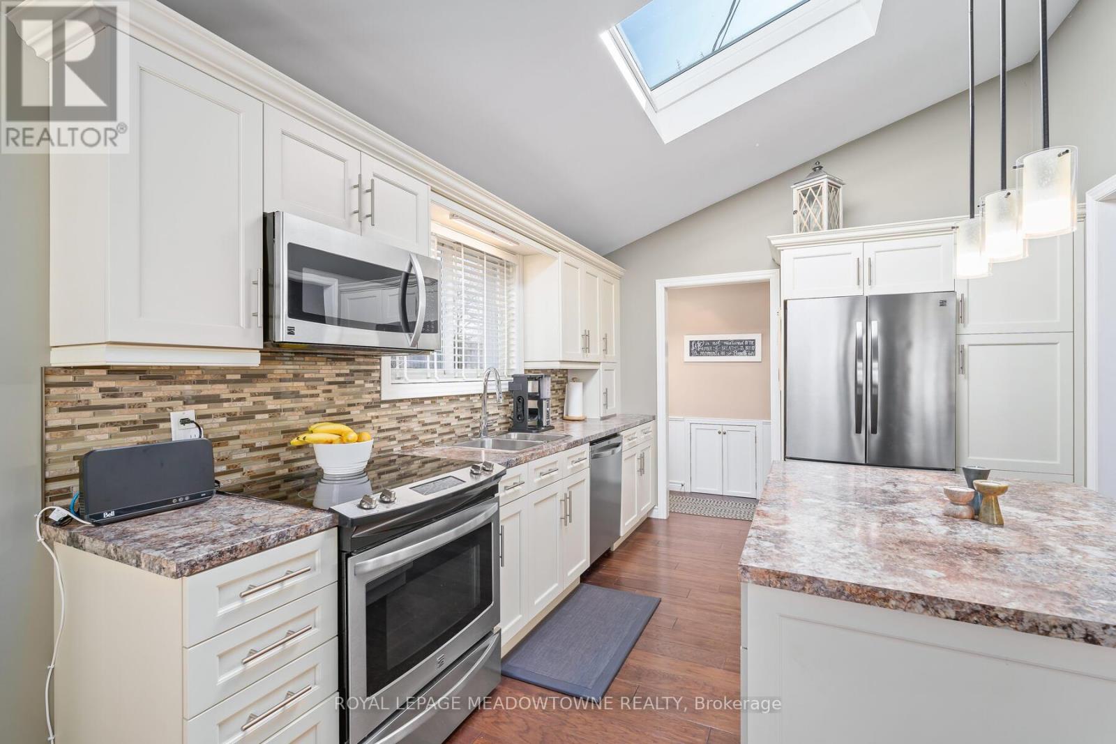 32 Joycelyn Crescent, Halton Hills, Ontario  L7G 2S4 - Photo 13 - W12085820