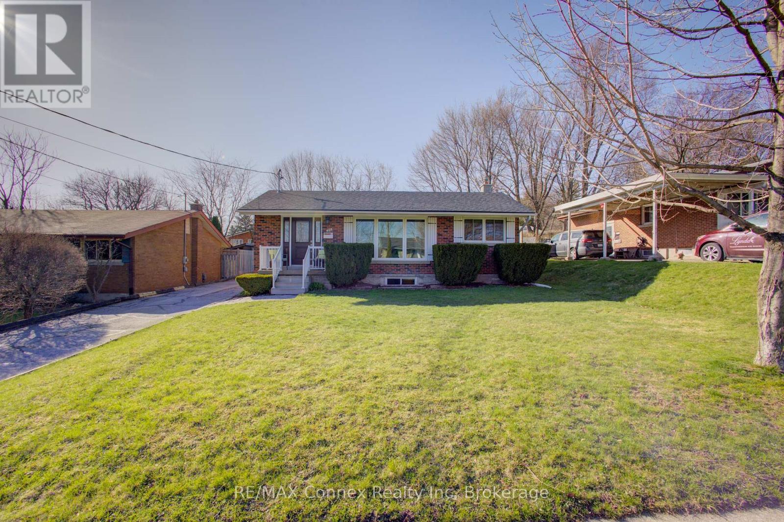 20 Laverne Avenue, Guelph, Ontario N1E 1Z1 - Photo 4 - X12194567