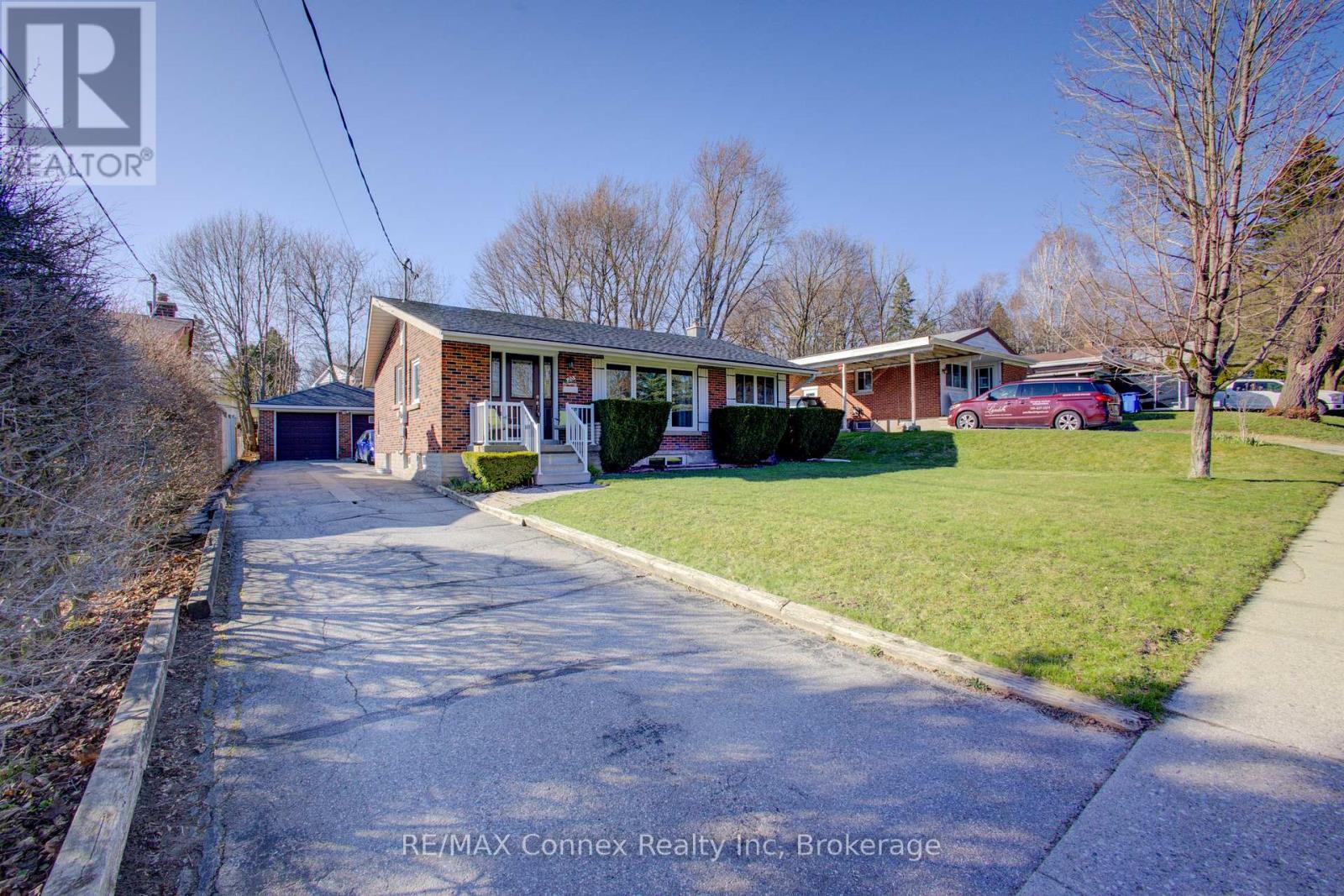 20 Laverne Avenue, Guelph, Ontario N1E 1Z1 - Photo 5 - X12194567